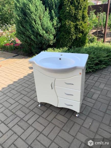 Раковина с тумбой. Фото 1.