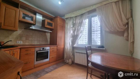 3-Х КОМНАТНАЯ КВАРТИРА РЯДОМ С МЕТРО. Фото 1.