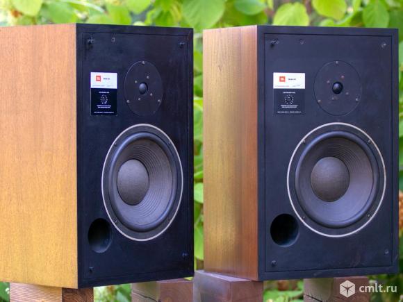 Акустическая система JBL. Фото 1.