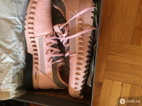 Кроссовки женские. Фото 1.