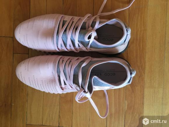 Кроссовки женские. Фото 2.