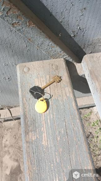 Ключ и магнитный ключ. Фото 1.