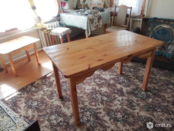 Стол. Фото 1.