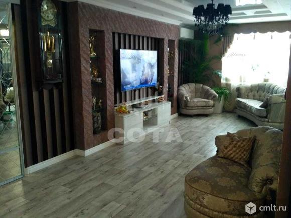 4-комнатная квартира 150 кв.м. Фото 1.