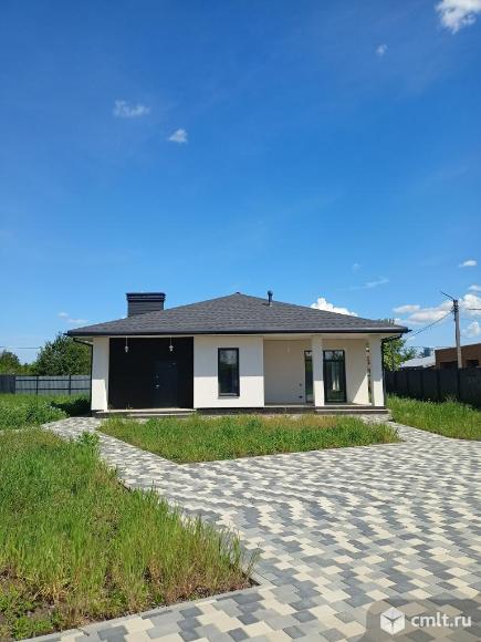 Новый дом в предчистовой отделке. Красивый, надёжный. Можем сделать отделку.. Фото 1.