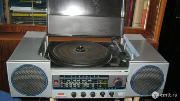 Радиола "Вега"модель рэ-301с. Фото 1.