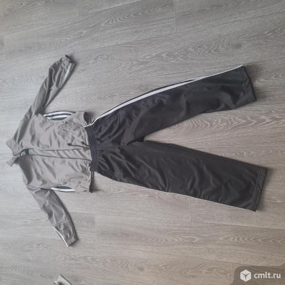 Спортивный костюм. Фото 1.