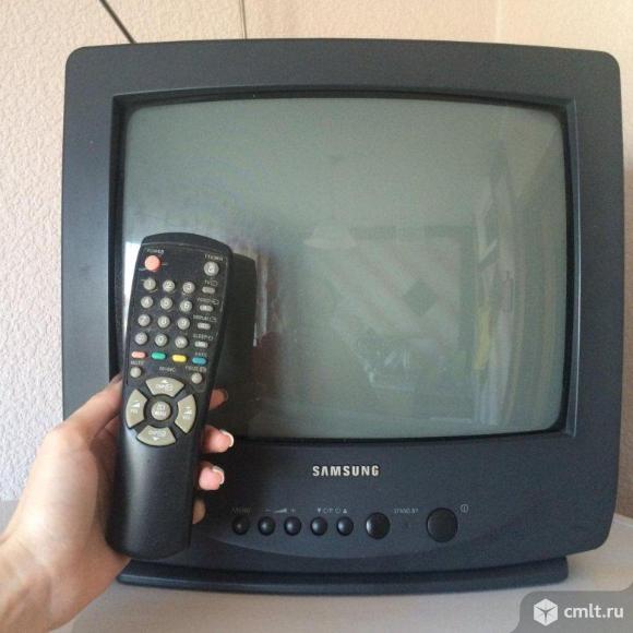 Телевизор 14 дюймов. Фото 1.