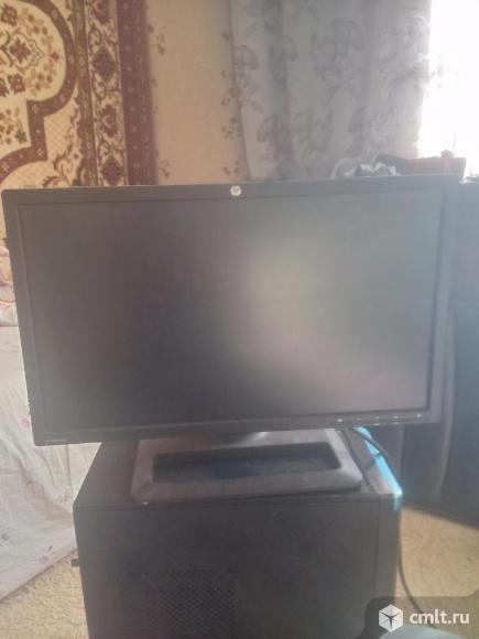 Компьютер с монитором. Фото 1.
