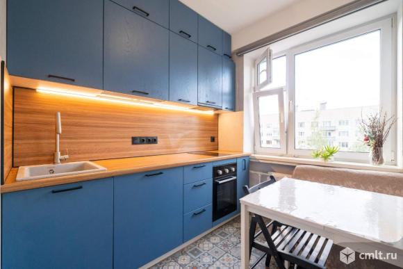 Двусторонняя трехкомнатная квартира у метро. Фото 1.