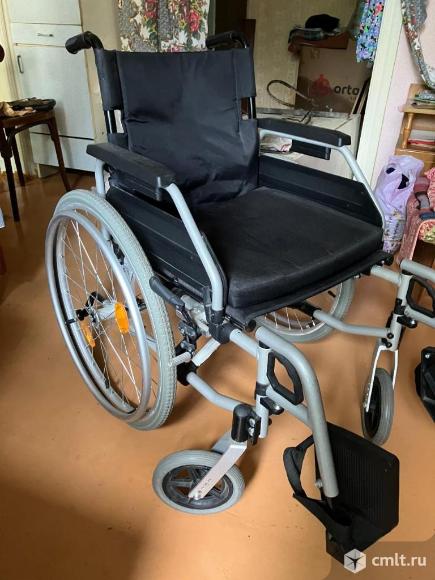 Инвалидная коляска. Фото 1.