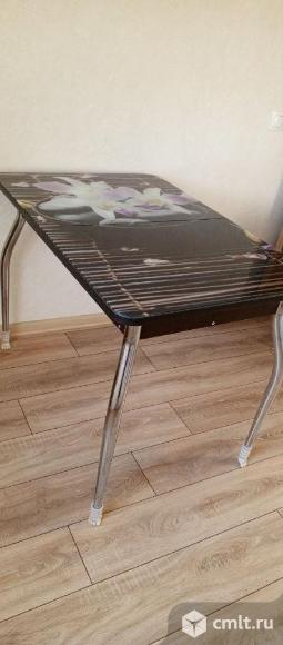 Кухонный стол. Фото 1.