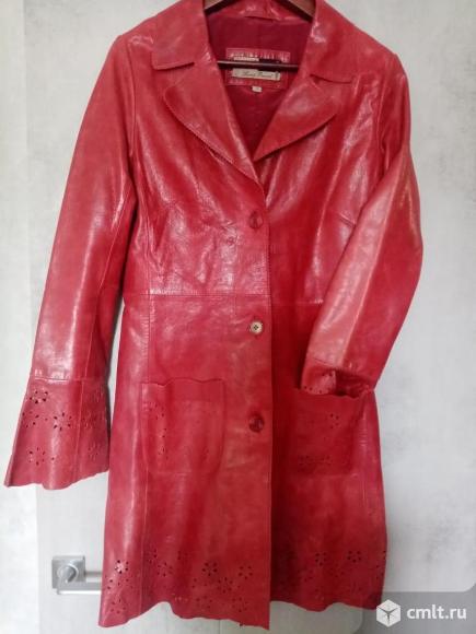 Плащ кожаный женский. Фото 1.
