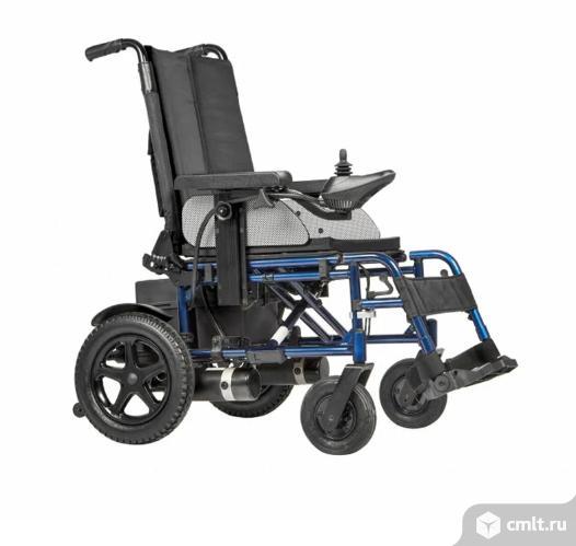 Электрическая инвалидная коляска. Фото 1.