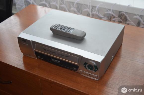 Видеопроигрыватель Видеомагнитофон (пишущий видеплеер) JVC HRP185EE. Фото 1.