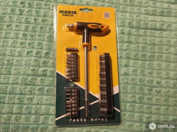 Набор бит с т образной отверткой. Фото 1.