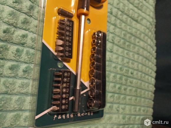 Набор бит с т образной отверткой. Фото 2.