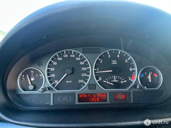 BMW 320 - 2004 г. в.. Фото 1.