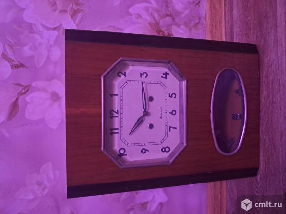 Часы настенные с боем янтарь ссср. Фото 1.