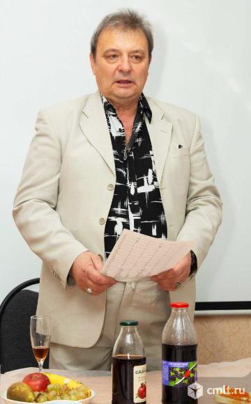 Писательской деятельностью интересующихся ищу. Фото 1.