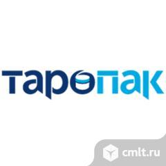 Рабочий в типографию / брошюровщица (брошюровщик). Фото 1.