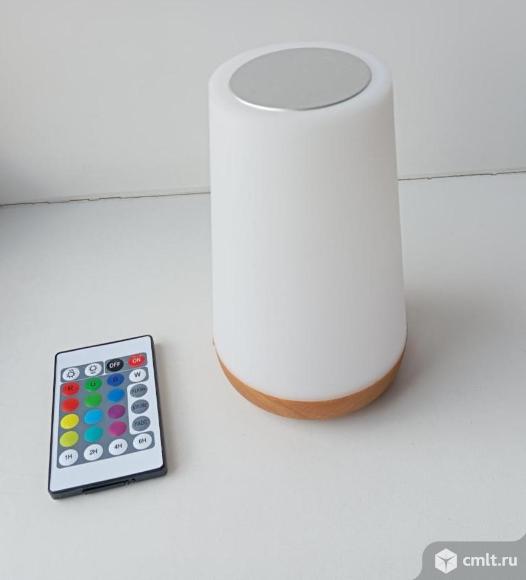 Ночник с пультом и сенсорным управлением на аккумуляторе. Фото 1.