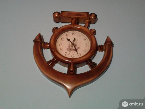 Часы настенные. Фото 1.