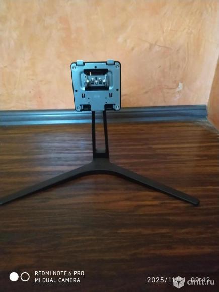 Ножки для монитора Guvial 27 2k на клипсе. Фото 1.