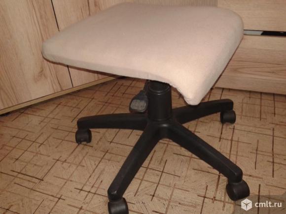 Пуфик табуретка Б/у. Фото 2.