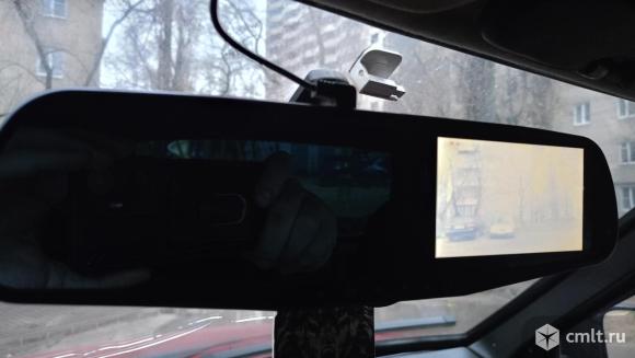 Зеркало-видеорегистратор. Фото 1.