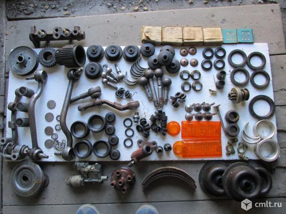 Запчасти на "Запорожец". Фото 1.