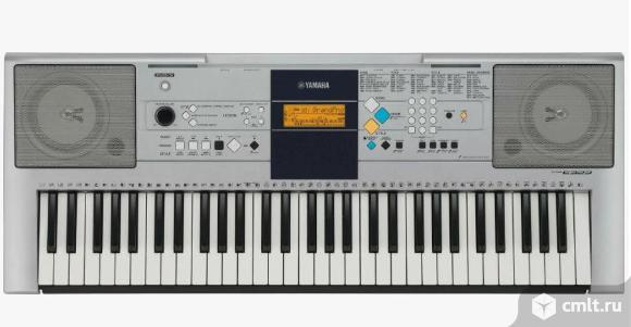 Синтезатор Yamaha. Фото 1.