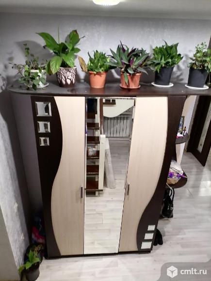 Продается трехсекционная прихожая. Фото 1.