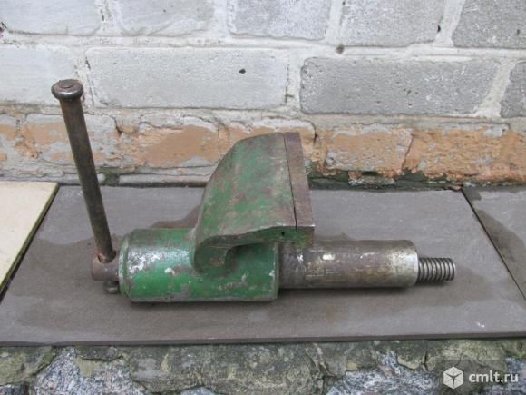 Подвижная губка и винт для тисов.. Фото 1.