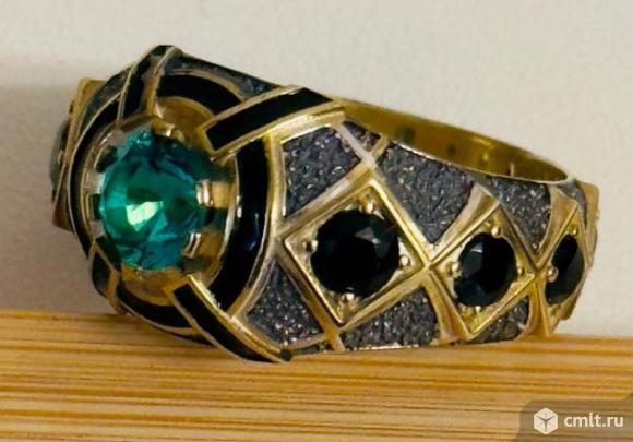 Кольцо с изумрудом, чёрными бриллиантами. Фото 1.