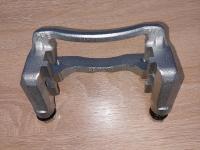 Скоба суппорта тормозного заднего левого, Скоба суппорта тормозного заднего правого для Hyundai Solaris Hyundai Accent, Kia Rio номер 583101RA30, 583001R300, 5831011RA30, 583111RA30, 584001R30058310