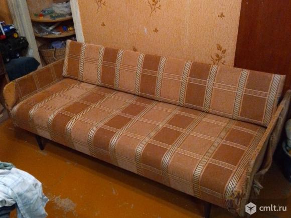 Кровать 205х90 см, одна грядушка ободрана, откидная спинка. Фото 2.