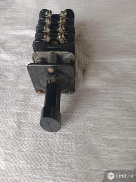 Переключатель направления вращения. Фото 4.