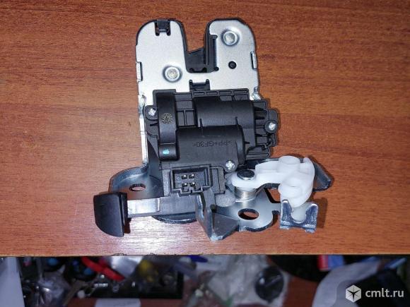 Замок Багажника для Skoda Rapid, NH1, NH3номер 8R0827505A, 4H08275058WD8275033G08275038U0827505A4H0827505A4H08275054H0827505A8K9827505A8U0827505A8R0827505A8R08275058K98275053G08275038W