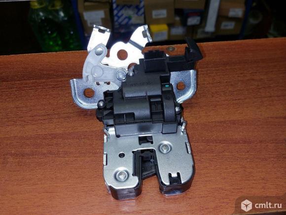 Замок Багажника для Skoda Rapid, NH1, NH3номер 8R0827505A, 4H08275058WD8275033G08275038U0827505A4H0827505A4H08275054H0827505A8K9827505A8U0827505A8R0827505A8R08275058K98275053G08275038W