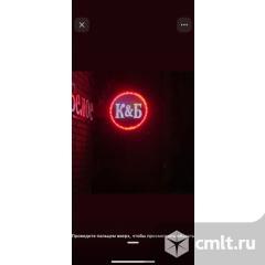 Сотрудник торгового зала. Фото 1.