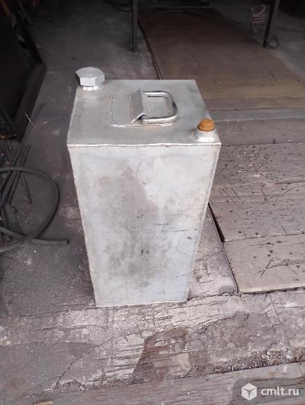 Емкость 30 л под бензин. Фото 1.