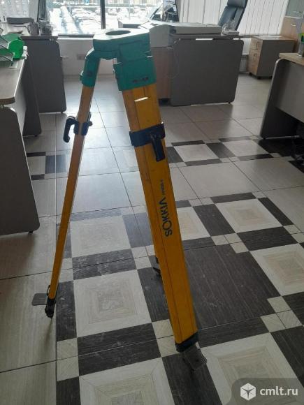 Штативы геодезические. Фото 1.