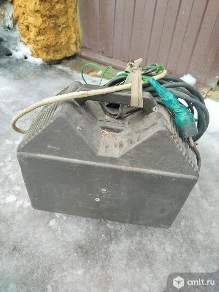 Сварочный аппарат электродуговой б/у. Фото 1.