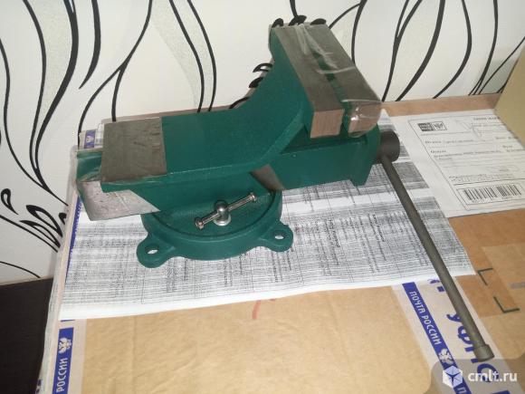 Тиски тисы настольные столярные слесарные 100 мм губки новые. Фото 1.