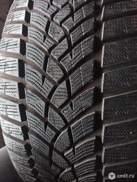18 R 235/45 Goodyear Ultra Grip Performance Пара. Фото 1.