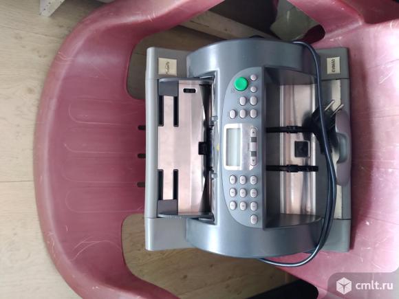 Счётная машинка для денег. Фото 1.