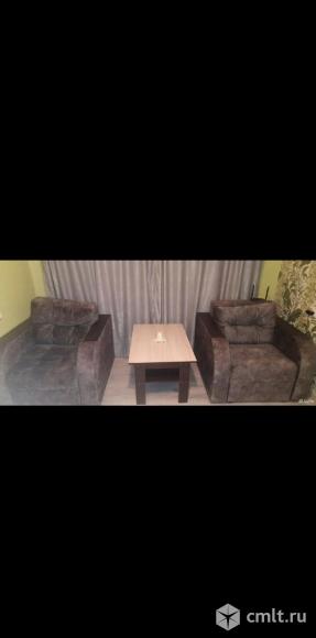 Два кресла и журнальный столик. Фото 1.