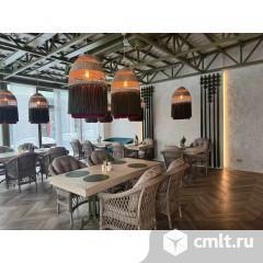 Официант. Фото 1.