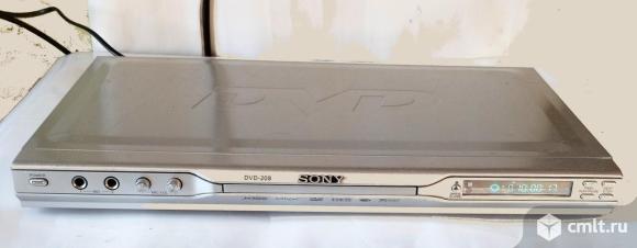 Проигрыватель Sony DVD-208. Фото 1.